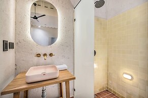 Botánica Manila by HOUSY HOST