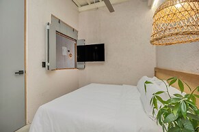 Botánica Manila by HOUSY HOST