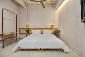 Botánica Manila by HOUSY HOST