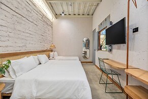 Botánica Manila by HOUSY HOST