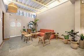 Botánica Manila by HOUSY HOST