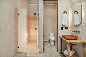 Botánica Manila by HOUSY HOST