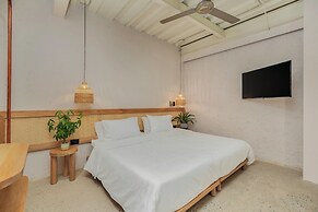 Botánica Manila by HOUSY HOST