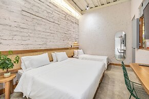 Botánica Manila by HOUSY HOST