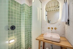 Botánica Manila by HOUSY HOST