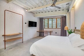 Botánica Manila by HOUSY HOST