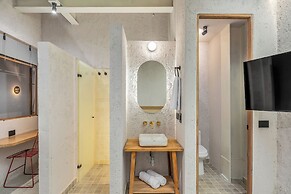 Botánica Manila by HOUSY HOST