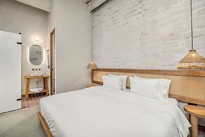 Botánica Manila by HOUSY HOST