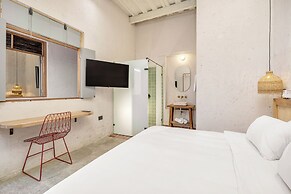 Botánica Manila by HOUSY HOST