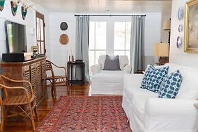 Classic Lakeside Cottage Masters Rental