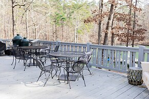 Classic Lakeside Cottage Masters Rental