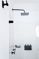 Nuevetres by Wynwood House