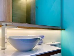 Nuevetres by Wynwood House