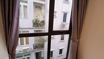 Era Apartment Ha Yen Quyet