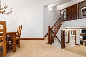 2 Bedroom Residence in the Heart of Beaver Creek Village - Ski In, Ski