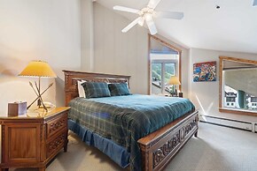 Ski-in, Ski-out 3 Bedroom Condo in the Heart of Beaver Creek Village