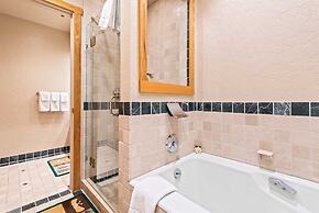 Ski-in, Ski-out 3 Bedroom Condo in the Heart of Beaver Creek Village