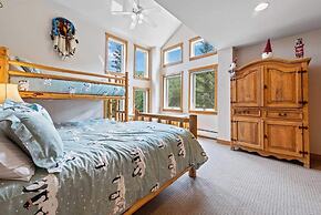 Ski-in, Ski-out 3 Bedroom Condo in the Heart of Beaver Creek Village