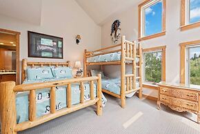 Ski-in, Ski-out 3 Bedroom Condo in the Heart of Beaver Creek Village