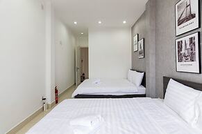 Le Places The Center House District 1