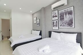 Le Places The Center House District 1