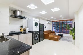 Le Places The Center House District 1