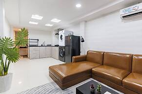 Le Places The Center House District 1