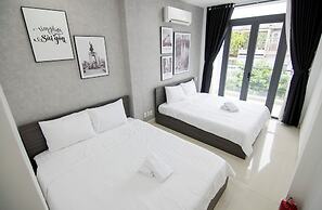 Le Places The Center House District 1