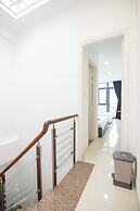 Le Places The Center House District 1