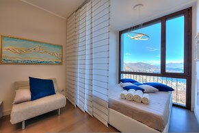 Suite on The Lake in Meina