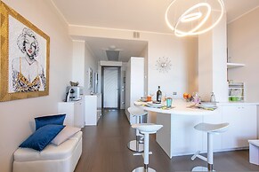 Suite on The Lake in Meina