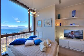 Suite on The Lake in Meina