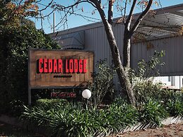 Cedar Lodge Motel