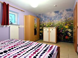 Comfy Holiday Home in Burg Reuland With Sauna, Terrace, BBQ