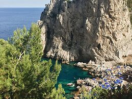 Apartment at the Foot of Mt. Vesuvius