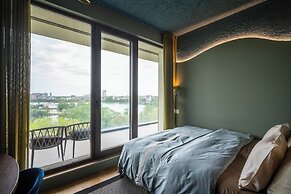 Room12