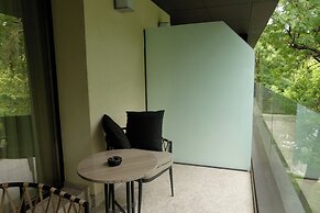 Room12