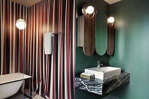 Room12