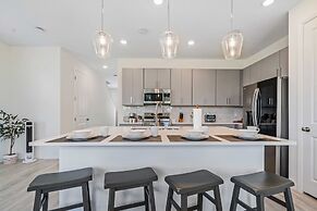 1080 Plantation Lane