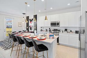 1043 Plantation Lane