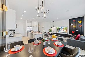 1043 Plantation Lane