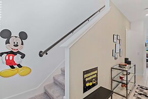 1043 Plantation Lane