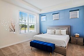 1640 Tropical Palms Circle