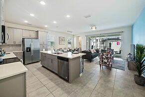 1640 Tropical Palms Circle