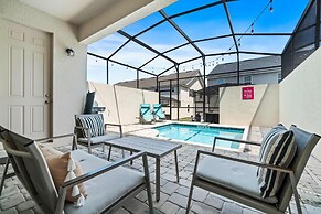 1640 Tropical Palms Circle