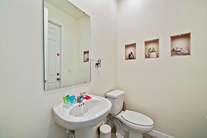 1640 Tropical Palms Circle