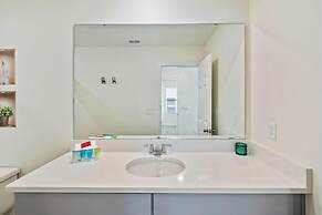 1640 Tropical Palms Circle