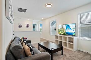 1640 Tropical Palms Circle