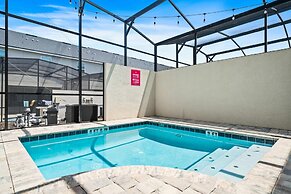 1640 Tropical Palms Circle