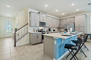 1640 Tropical Palms Circle